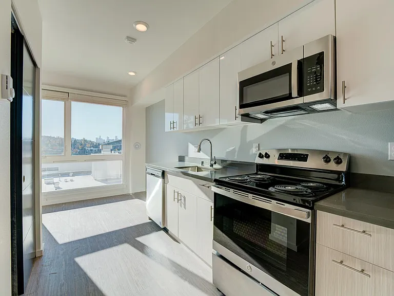 Viola Apartments — Photo 24