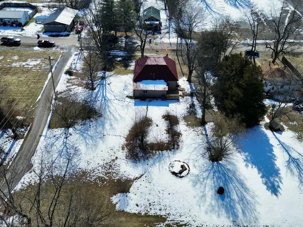 602 W Cherry St, Mc Leansboro, IL 62859