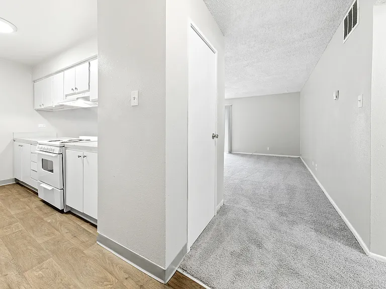 Falcon Run Apartments — Photo 35