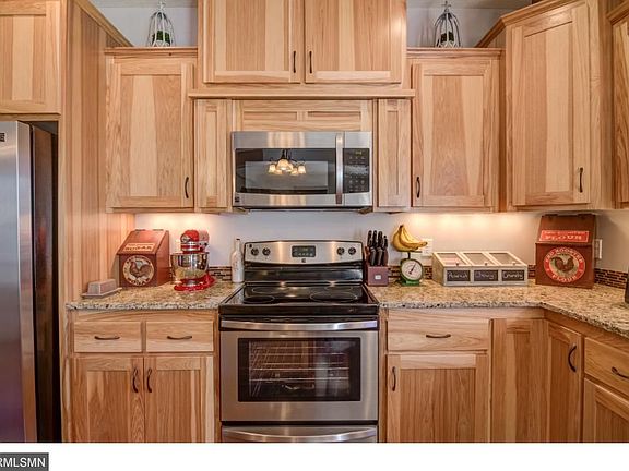 3rd image of 23532 Quay St NW