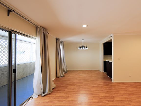 3rd image of 5412 Lindley Ave Unit 318