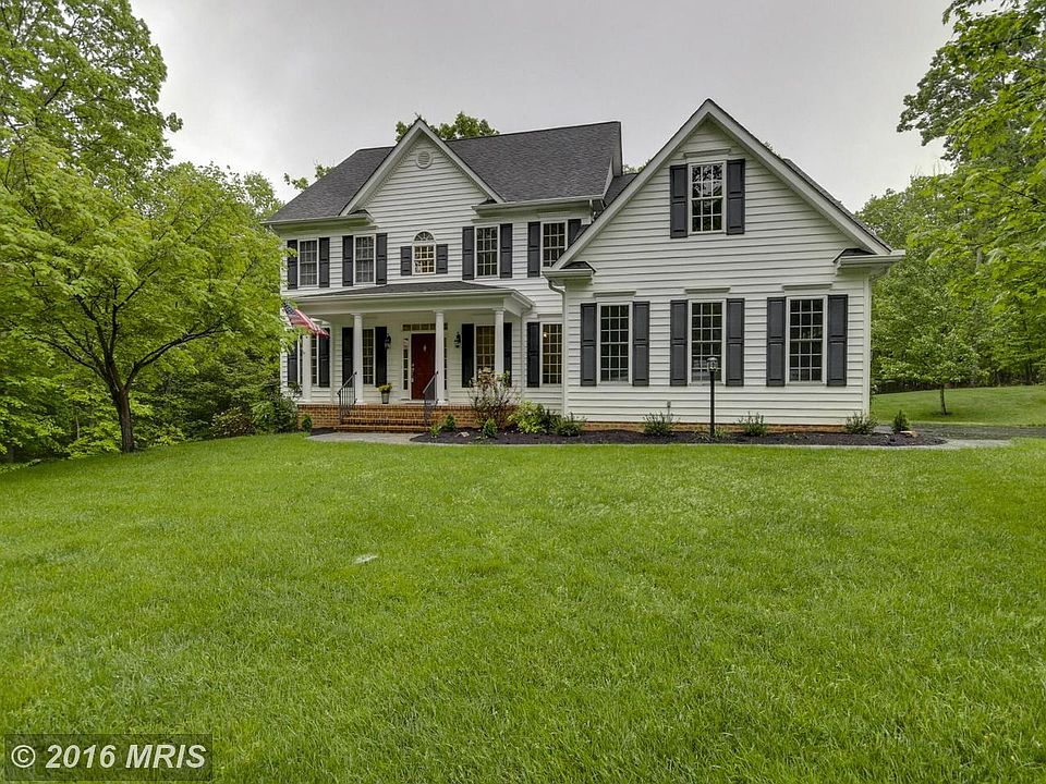 8802 General Couchs Court
