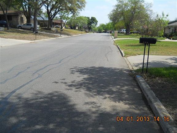 3rd image of 311 Shin Oak Dr