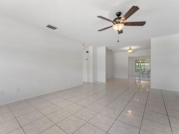 4th image of 888 NE Maranta Terrado