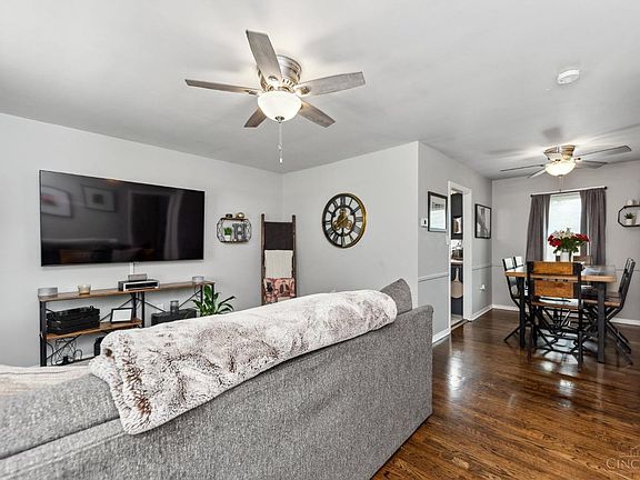 4th image of 7717 Arlington Ave