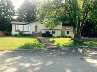 24 Green Valley Dr, Johnston, RI 02919
