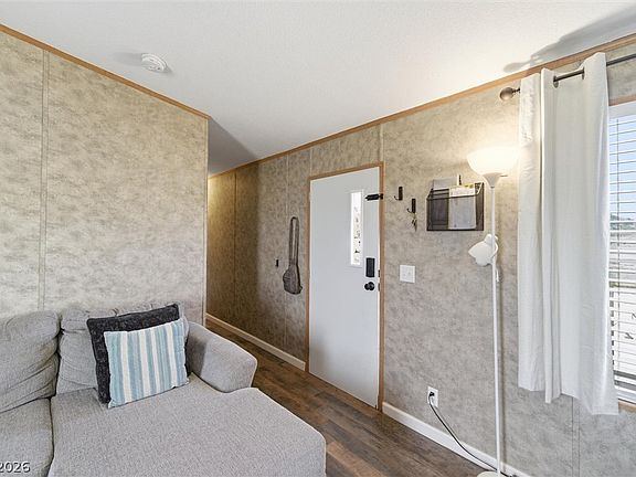 4th image of 2581 Ambler Way