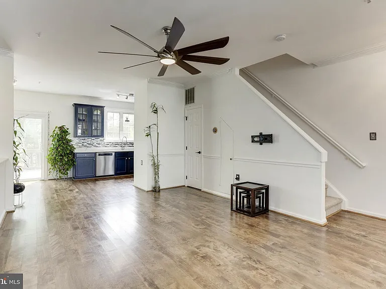 9197 Carriage House Ln #44 — Photo 4