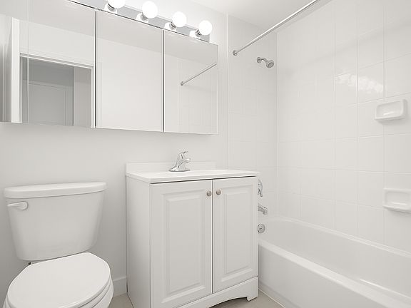 5th image of 330 E 46th St APT 5D