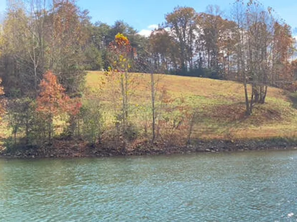 981 Bremble Dr, Moneta, VA 24121