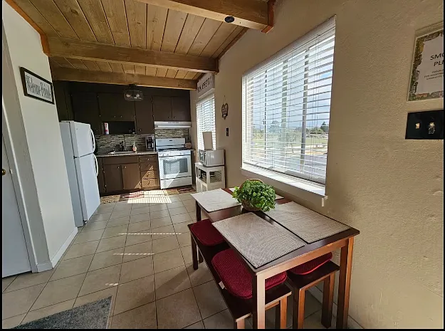 3827 Waller Ave — Photo 6