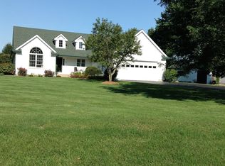 9903 Hunters Ln, Spring Grove, IL 60081