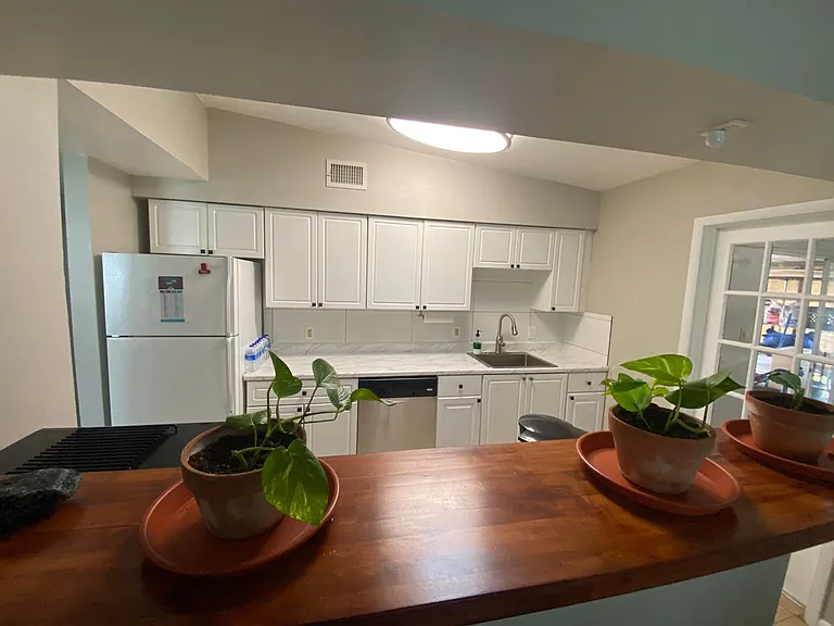 583 Gardenia Cir — Photo 6