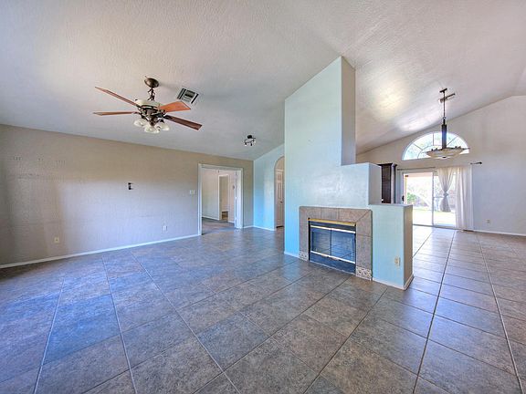 3rd image of 4226 E Woodland Dr