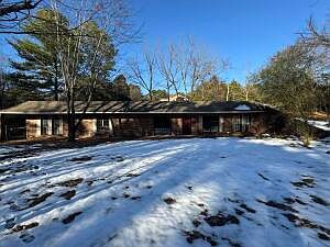 1st image of 410 Estes Cir