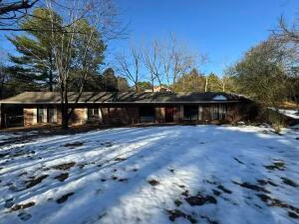 410 Estes Cir, Russellville, AR 72802