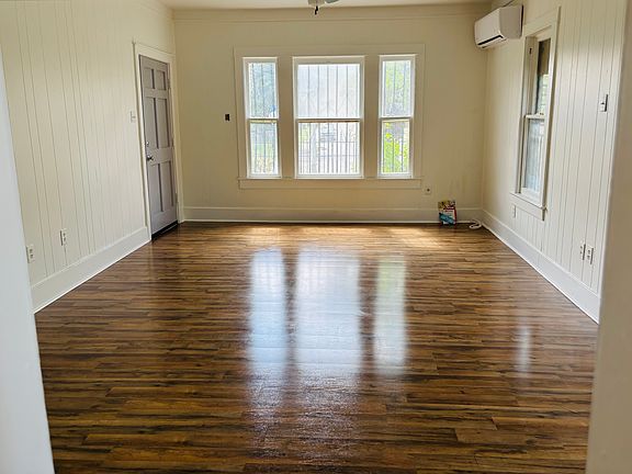 4th image of 1735 SW 19th St