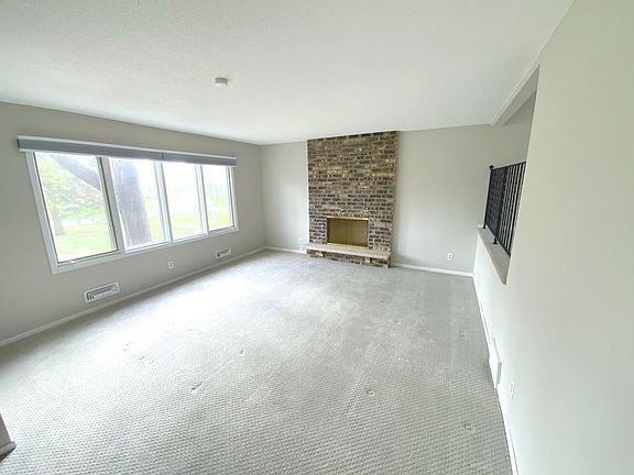 3rd image of 213 Birnamwood Dr