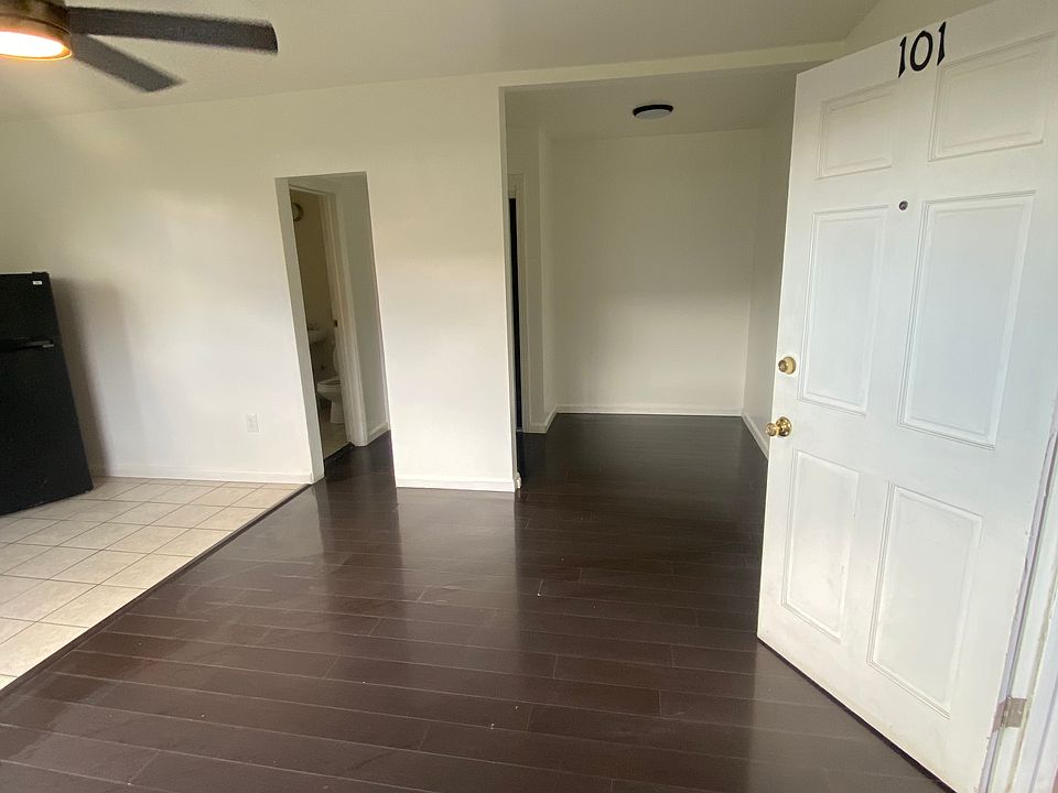 View towards bed nook