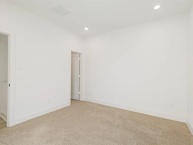 8315 Brecha Ln — Photo 33
