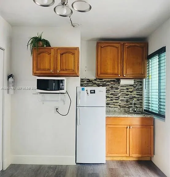 1558 NW 103rd St #EFFICIENCY — Photo 8