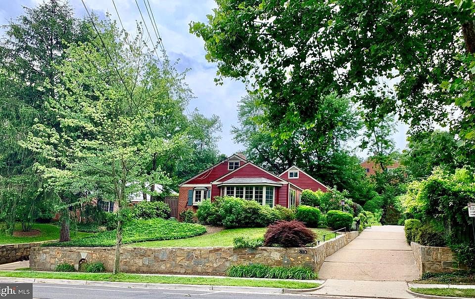 1st image of 810 Janneys Ln