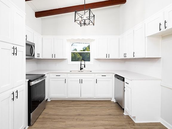 5th image of 355 McCartha Dr