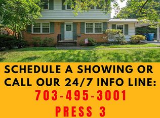 1705 Pebble Beach Dr, Vienna, VA 22182