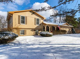 6899 Bridgewater Dr SE, Grand Rapids, MI 49546