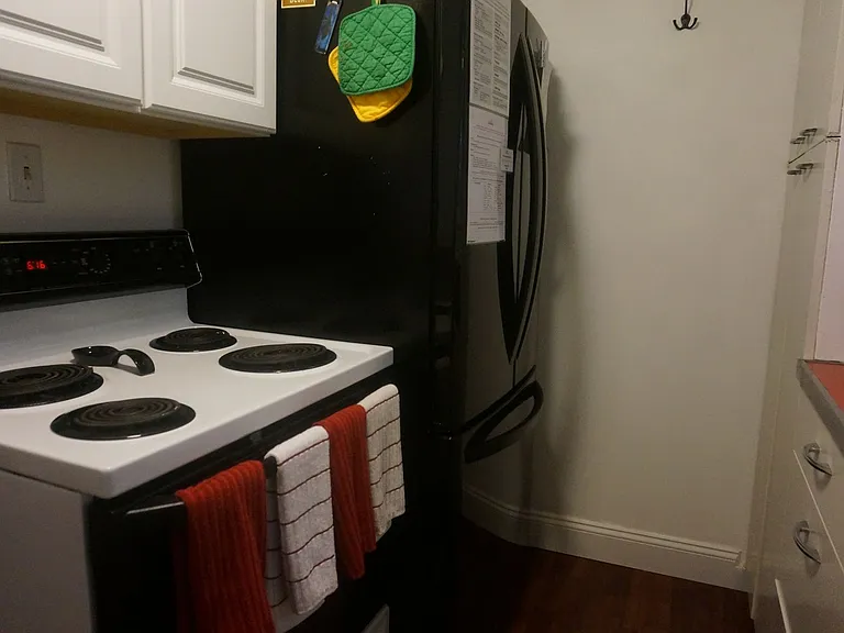 187 Edgemont Rd #R2 — Photo 14