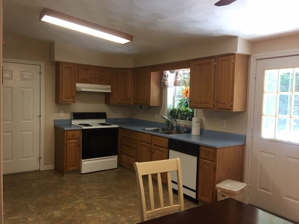 2nd image of 26 Hillcrest Dr