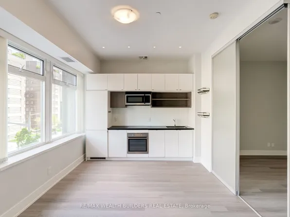 111 Saint Clair Ave W #328, Toronto, ON M4V 1N5