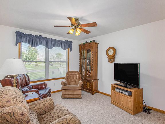 3rd image of 8205 Fairwood Dr