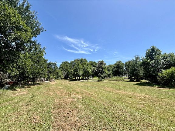 4th image of 198 Riverside Dr