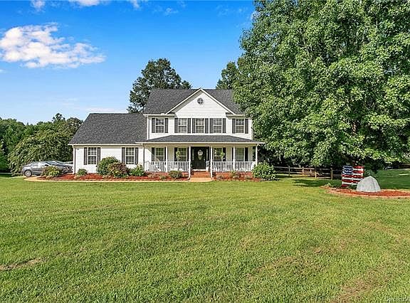 2nd image of 128 Strawberry Ln