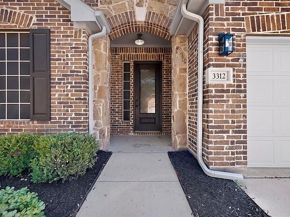 3rd image of 3312 Glen Crest Ln