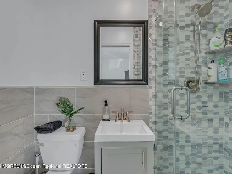373 W Park Ave — Photo 15