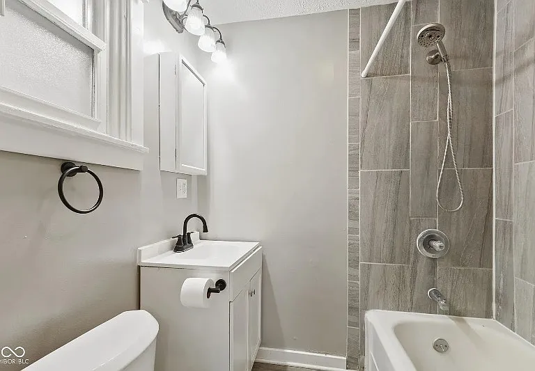 734 Parkway Ave — Photo 15