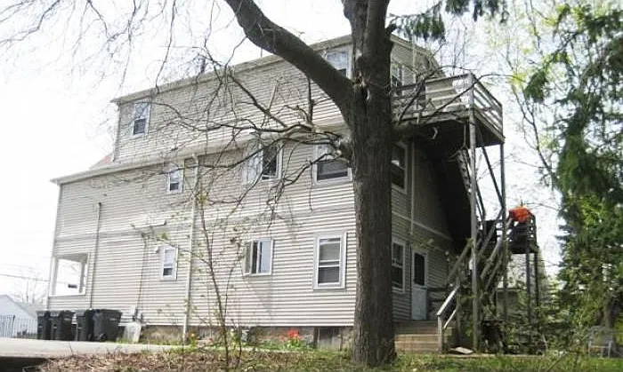 2 bed, 900 sqft, $2,500 — Photo 3