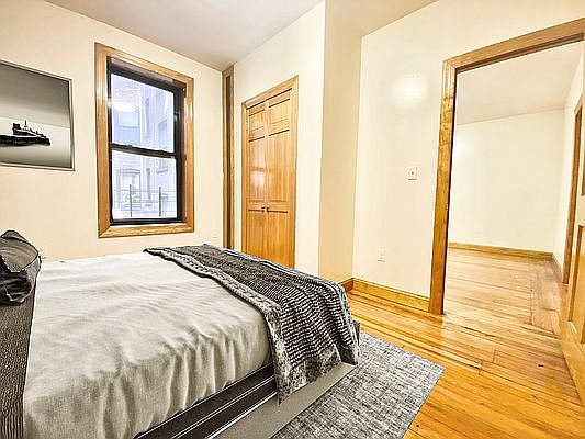 5th image of 526 W 161st St #204