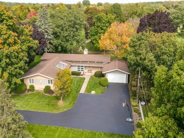 2145 Chestnut St, Waukegan, IL 60087