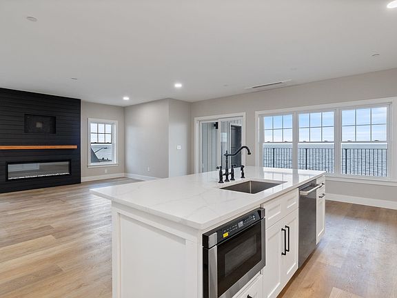 5th image of 465 Ocean Boulevard #302