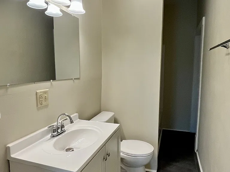 228 E Canedy St #3 — Photo 9
