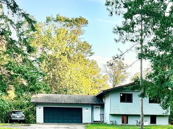 2894 Long Lake Dr NW, Isanti, MN 55040