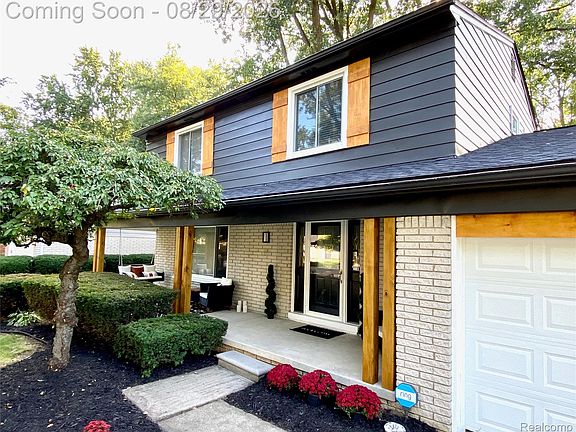 2nd image of 30675 Old Stream St