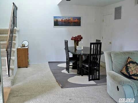 3rd image of 147 Holiday Dr
