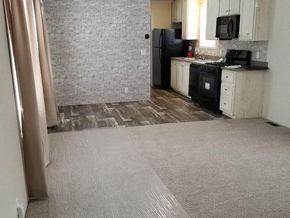 3rd image of 212 Woodcreek Ct