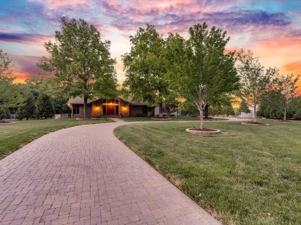 8320 E Central Ave, Wichita, KS 67206