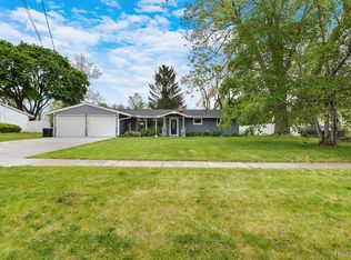 510 Seminole Dr, Tecumseh, MI 49286