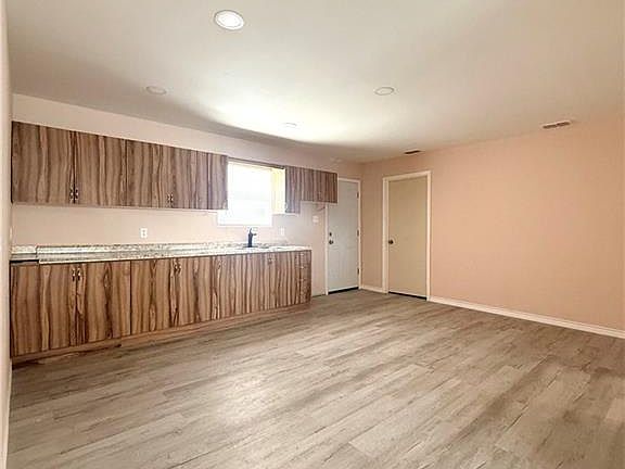 4th image of 1001 Monica Ave